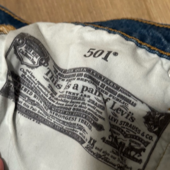 Levi’s 501 Jean shorts - Picture 4 of 5